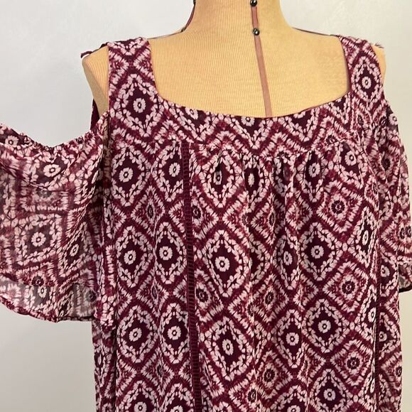 Lane Bryan Geometric Print Wine Cold Shoulder Blouse - Size 18 - Picture 1 of 12